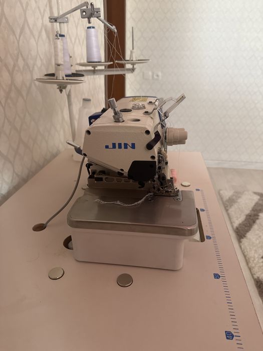 Швейная машина, оверлок