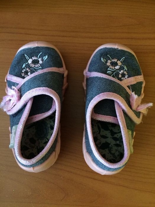 Боти за момиче 20 размер и пантофки