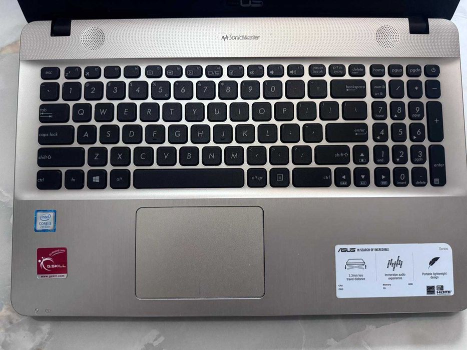 Laptop ASUS X541U i3-7100U 8GB RAM SSD 480GB Win11 licenta, baterie 3h