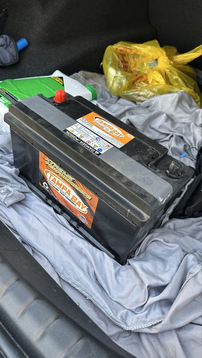 Продам Аккумулятор (100)