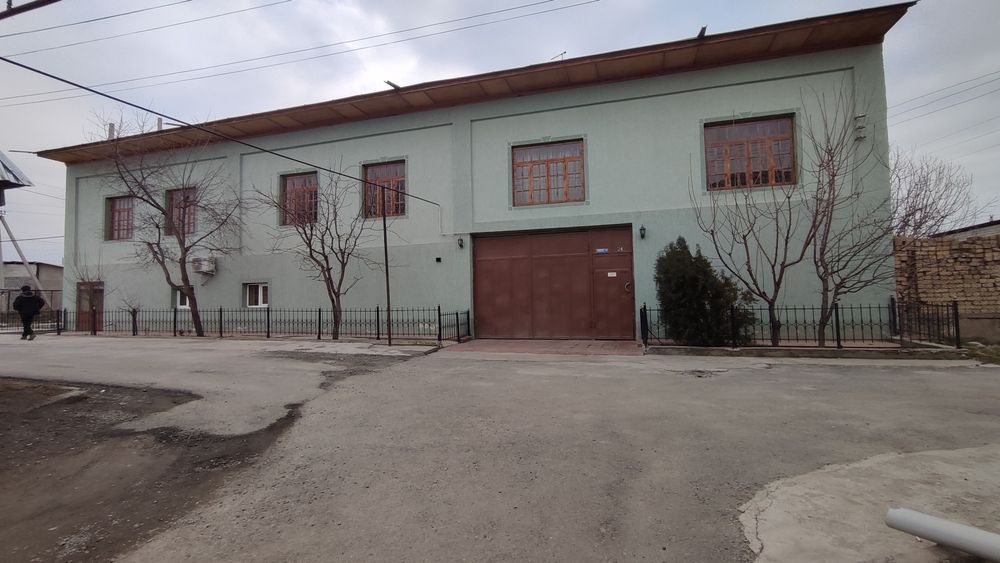 4 so'tixli uchastka sotiladi
