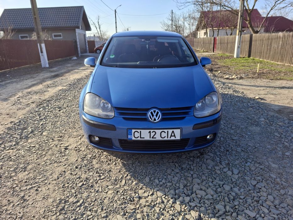 Vând golf 5 1.6 benzina