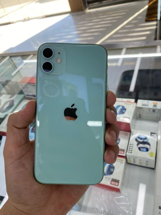 iPhone 11 telefoni sotiladi