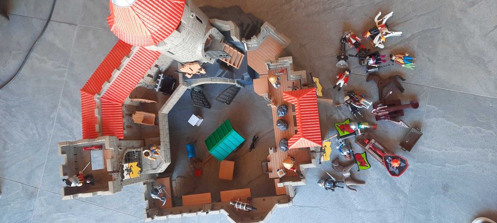 castel playmobil