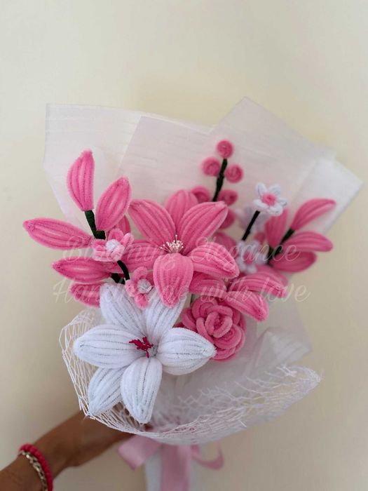 Вечен букет от плюшена тел