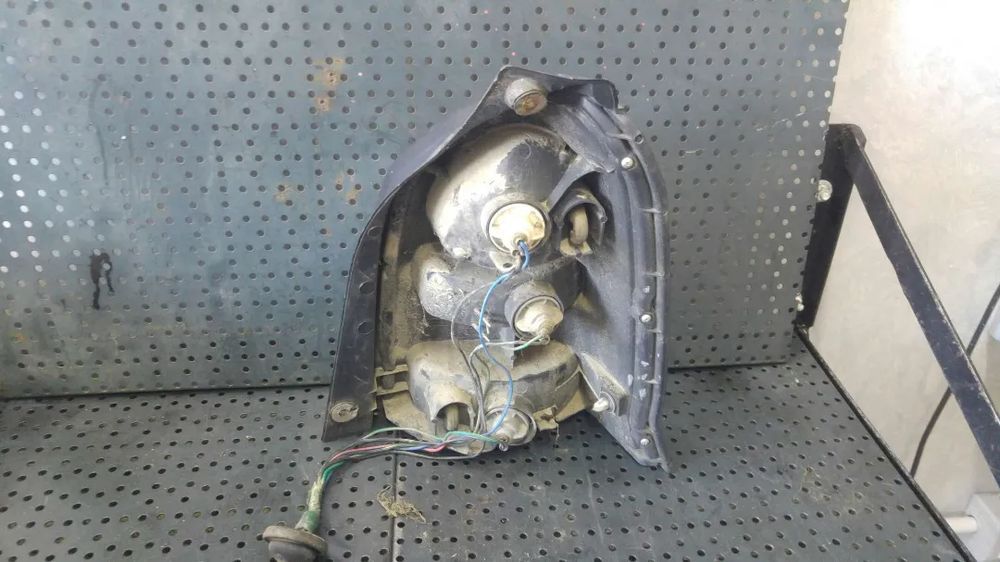 Stop tripla lampa stanga suzuki alto 9867rs1f