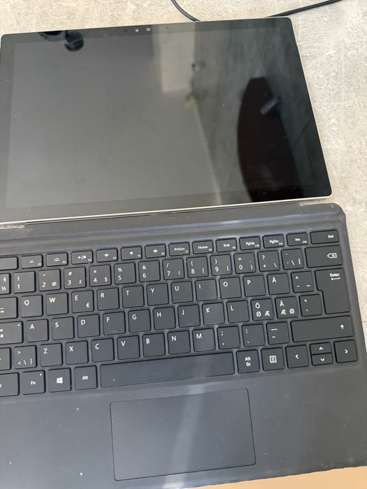 Tab Surface Pro 4 /procesor i7 /ram 8 / SSD 256 :