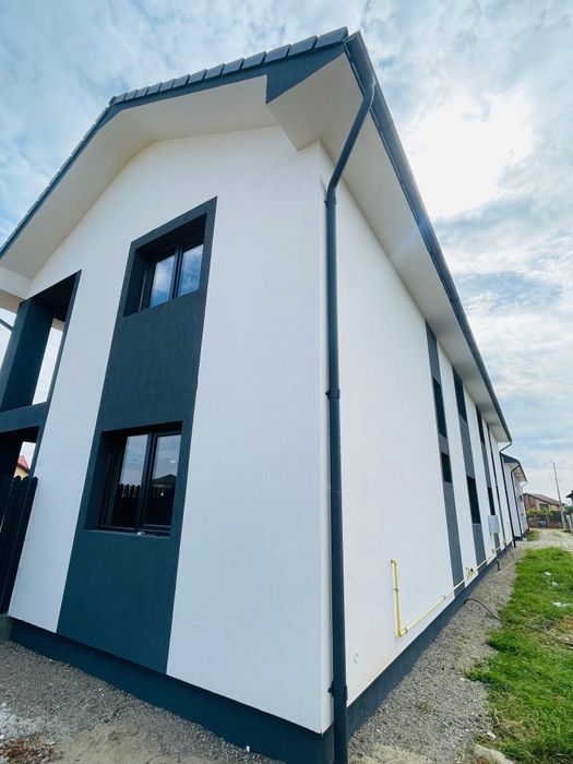 Casa de vanzare zona aeroport 136 mp desfasurat