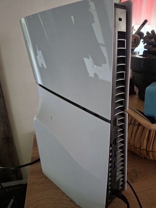 Плейстейшън 5 slim