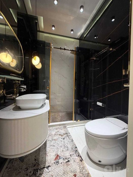 6 комнат Golden House Парисен