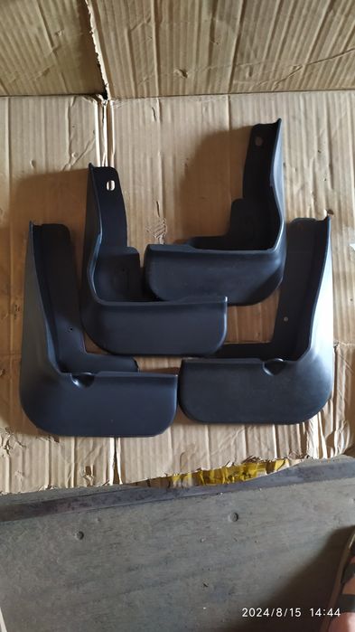 Брызговики Camry 70 и до модели