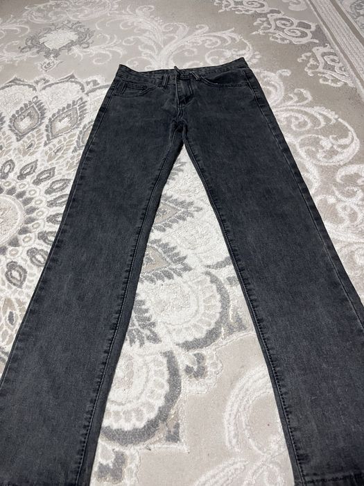 продам джинсы серые