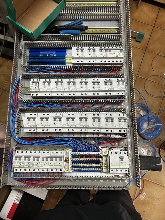 Instalati electrice simple pentru domiciliu