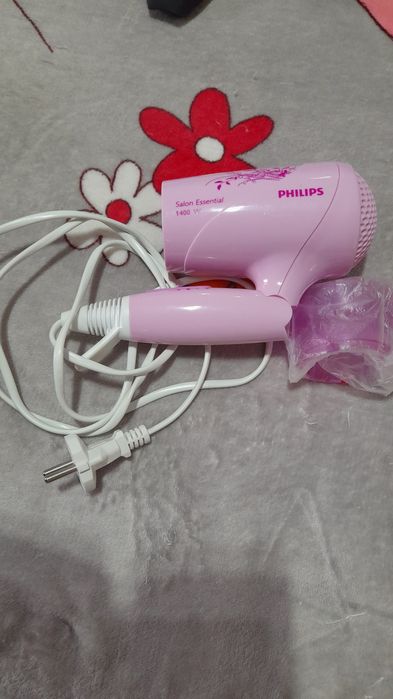 Uscător de păr Nou