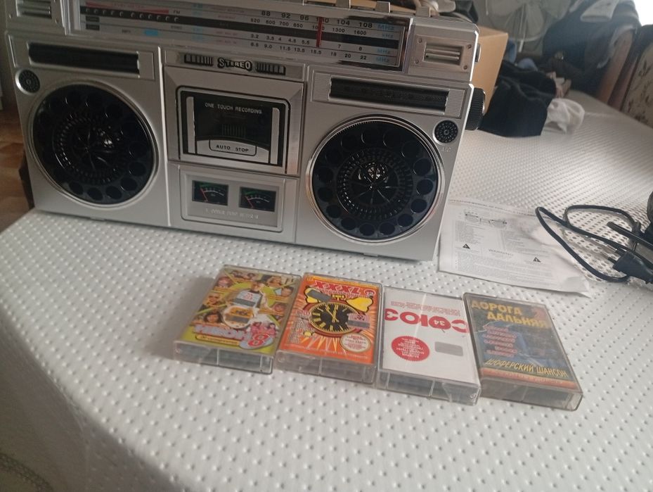 Магнитофон новый продам