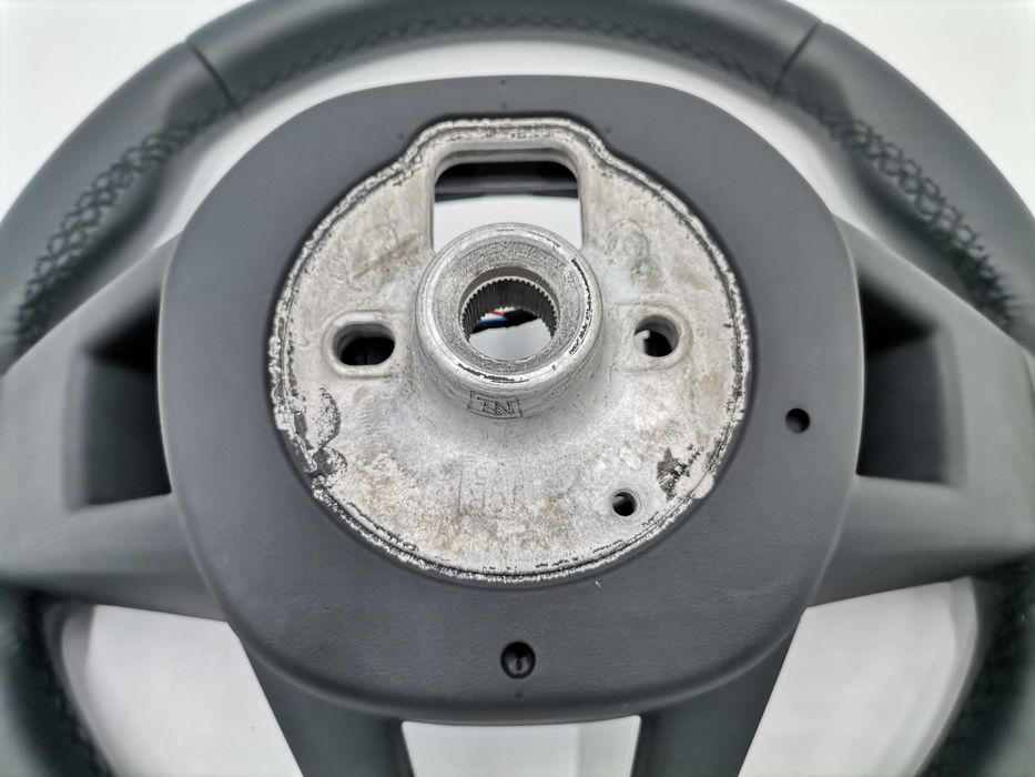 Нов волан оригинален BMW 2 U06 X1 U11 X2 U10 Sport кожа