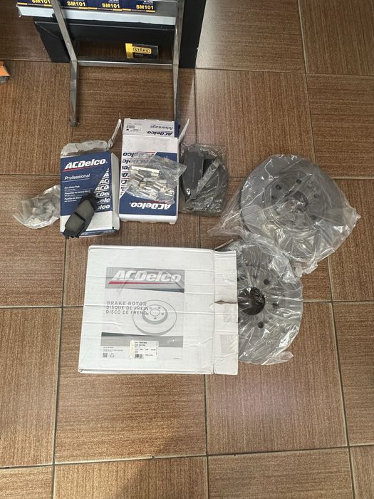 Таху 1 опорники и колодки перед зад новые