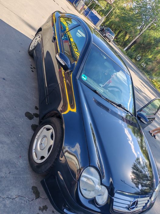 Mercedes-Benz Clasa C Coupe 2002 | 1.8 Kompressor Benzină | 1.300 €