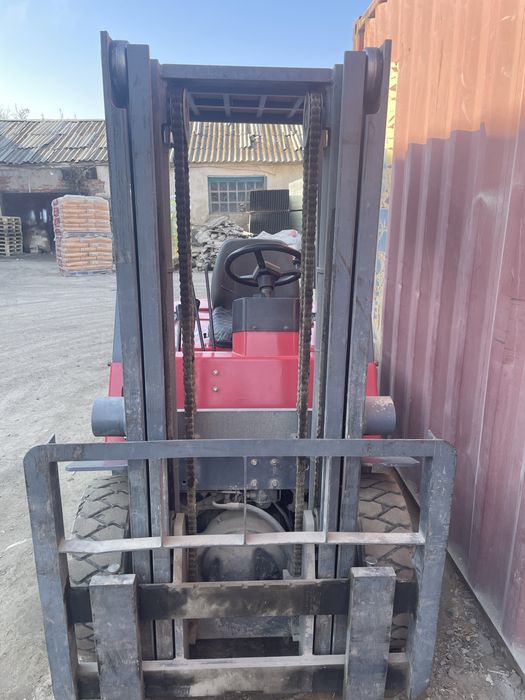 Вилочный погрузчик