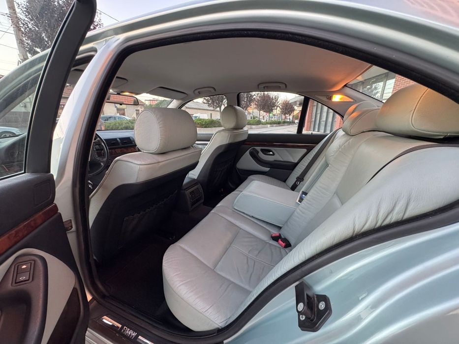 Bmw seria 5 e39 facelift 530i  benzina 231cp recent adus
