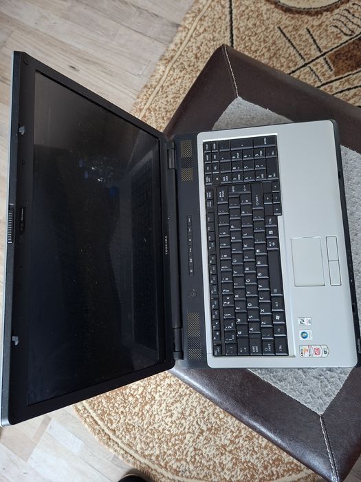 Лаптоп Toshiba satellite