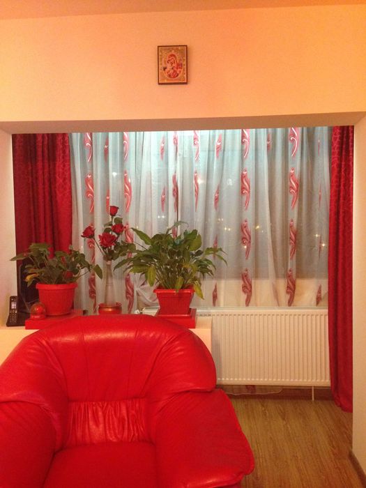 Închiriez Apartament 3 Camere Central