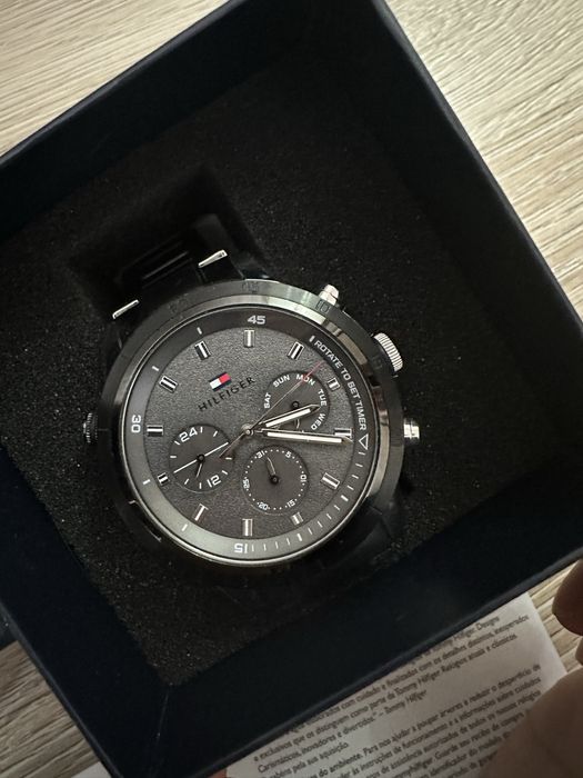 Часы Tommy Hilfiger