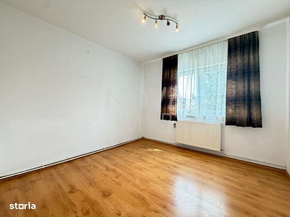 Apartament 3 camere, decomandat, etajul 3/4 - Cisnadie