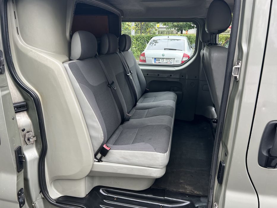 Vand OPEL VIVARO AN fabricatie 2010  Model Lung  Cabina Dubla