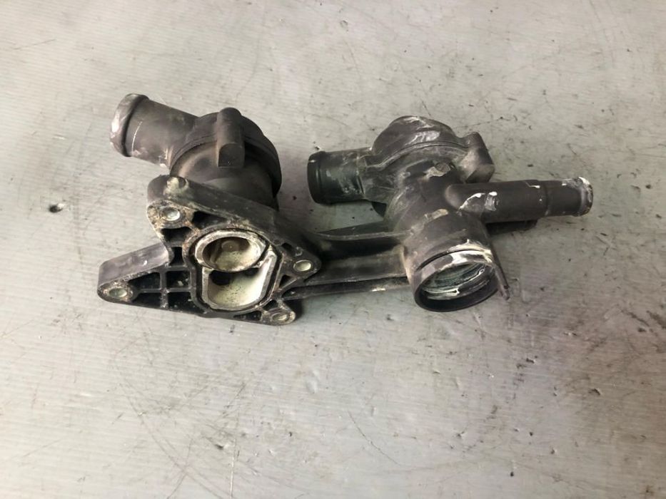 carcasa termostat  1.4 fsi vw polo 6r