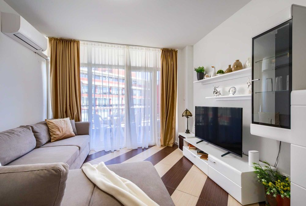 ТОП НАЕМ /  На плажа! Двустаен с две бани с гледка море, КК Хевън!