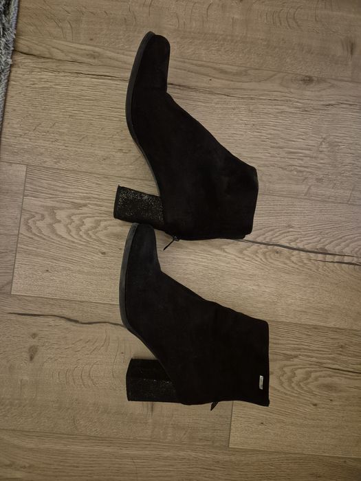 Обувки и ботуши на изгодна цена