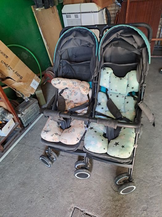 Коляска двойняшек