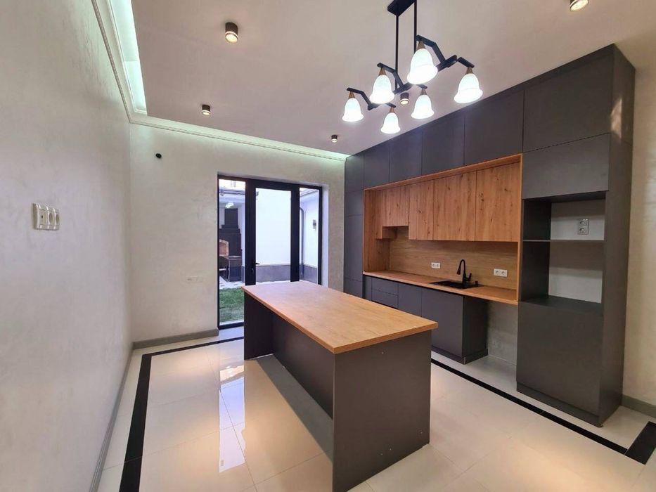 Ул. Циолковского  Дом 300 м2