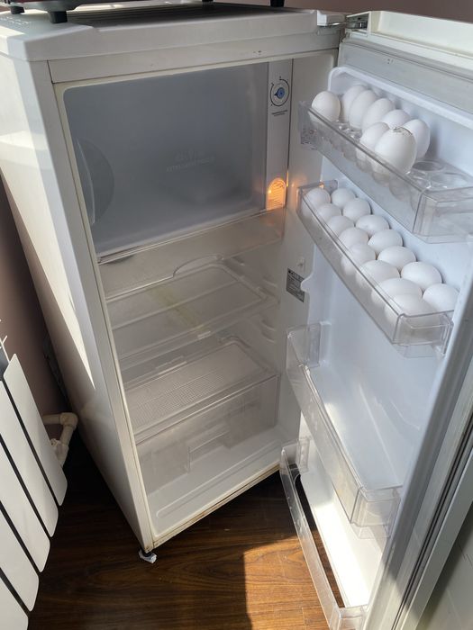 LG холодильник сотилади