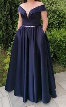 Дълга бална рокля в кралско синьо