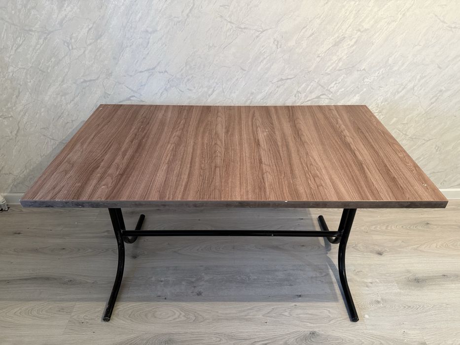 Новый стол продается