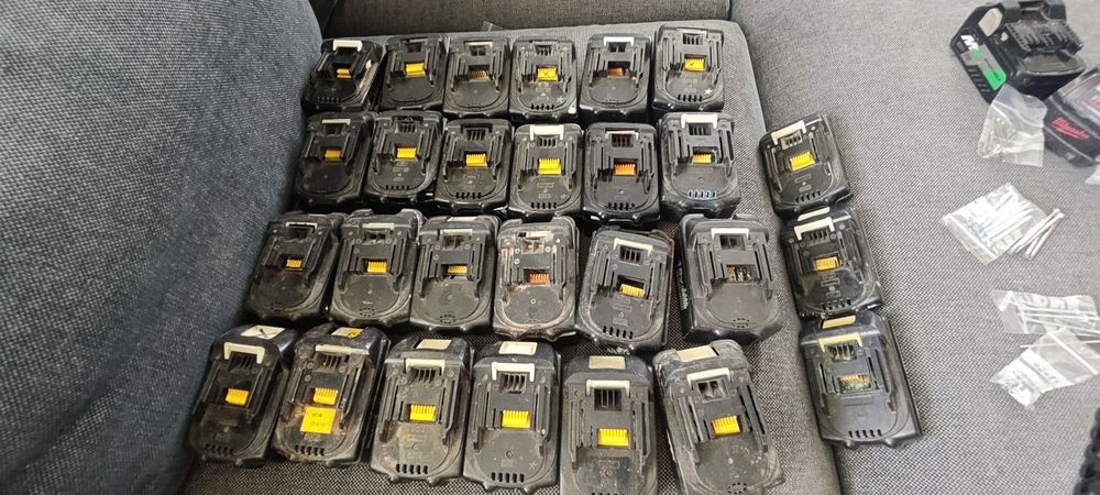 Lot carcase baterii Makita