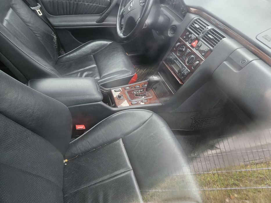 Запчасть Мерседес 210 124