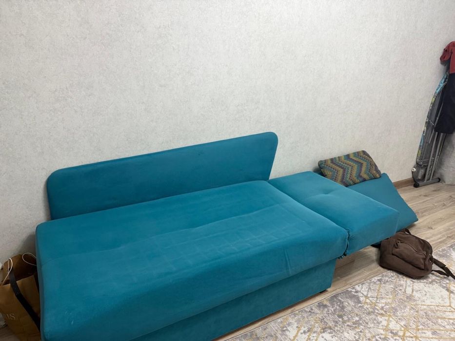 Кровать диван со шкафом внутри