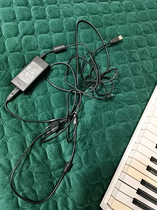 Code 49 - USB MIDI Controller With X/Y Pad синтезатор клавир