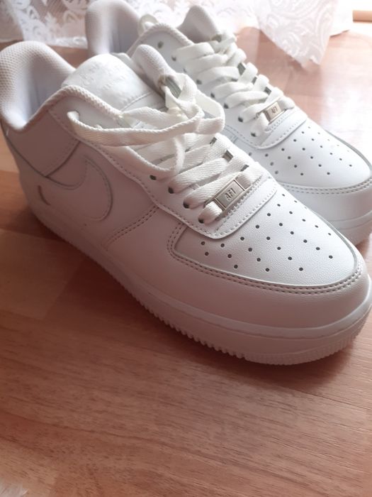 Adidași Nike Air Force 1 '07 All White – Mărimea 38 (Ca Noi)