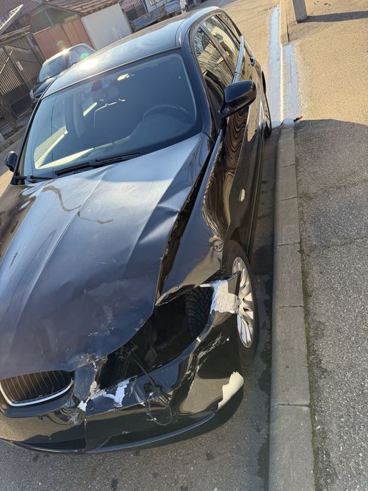 Bmw automat 320d e91 facelift avariat lovit porneste se deplaseaza