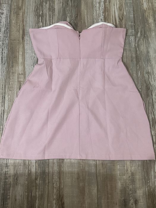 Къса розова рокля