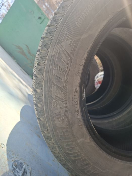 Продам резину 225/65117