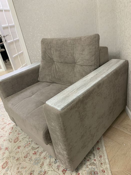 Ыңғайлы, аз қолданылған кресло