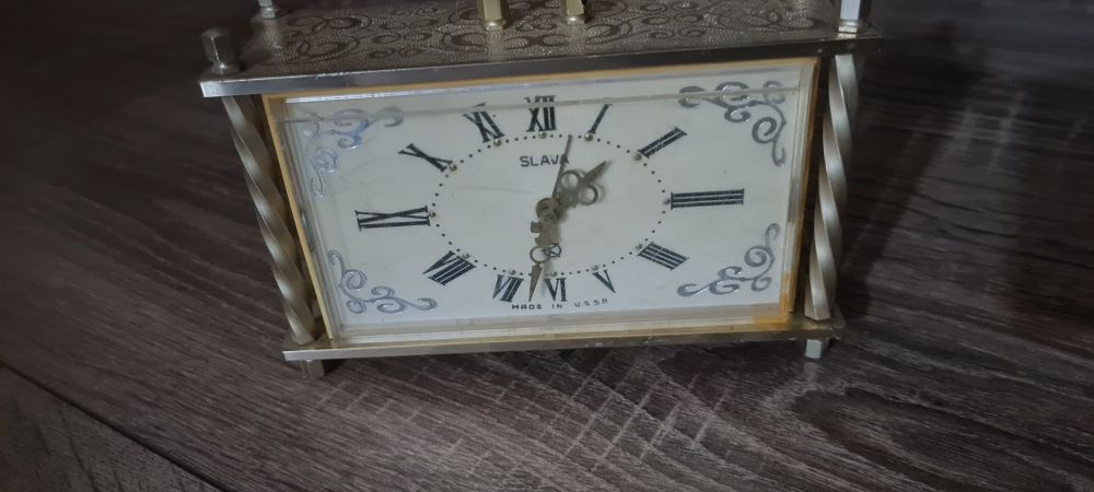 Продам часы Слава .