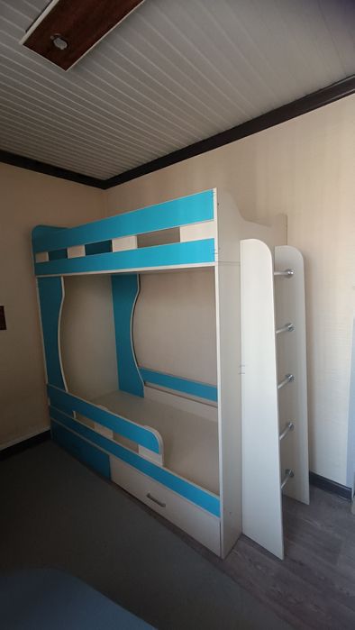 Кровать двухъярусная