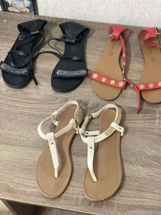 Продам женскую обувь