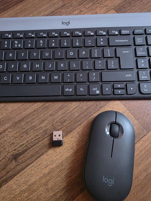 Set tastatura+mouse wireless Logitech slim combo MK470